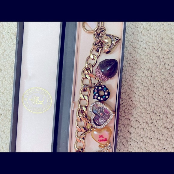 Juicy Couture Gold Charm Bracelet SUPER RARE - Picture 4 of 5